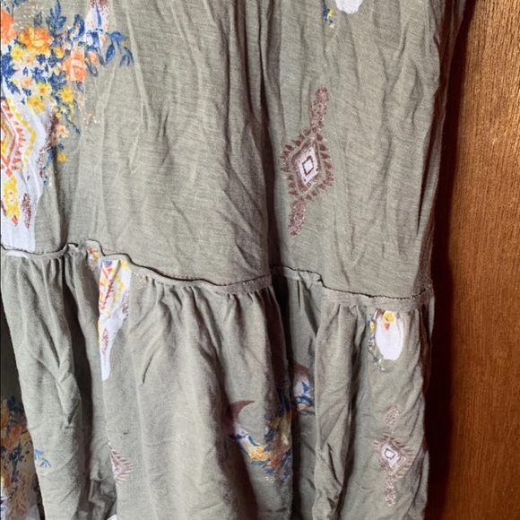 Floral cow skull country sage green top small - Picture 3 of 4